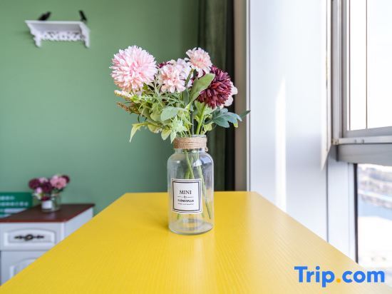 Люкс с 2 комнатами с видом на море в Rizhao Shuohai Seaview Homestay (Wanpingkou Branch)