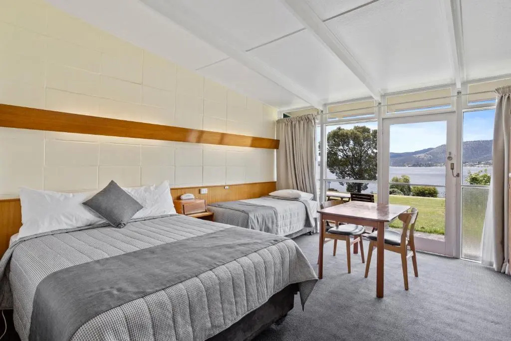 Standard Double Basement room with river view (full double bed)