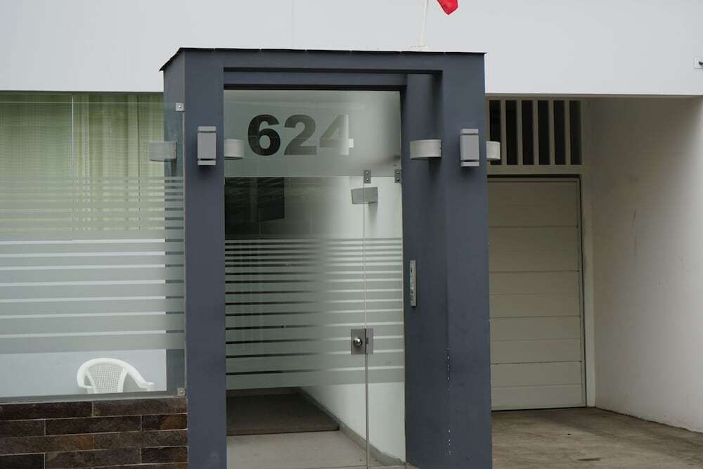 Отель Miraflores Luxury Apartments - Shell, фото 2