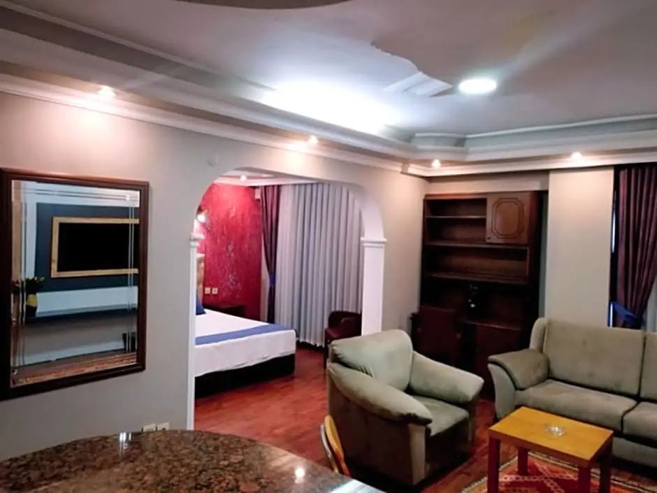 Double Suite (full double bed)