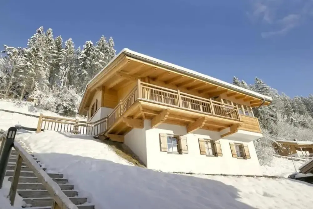 Cozy Chalet with Sauna near Königsleiten