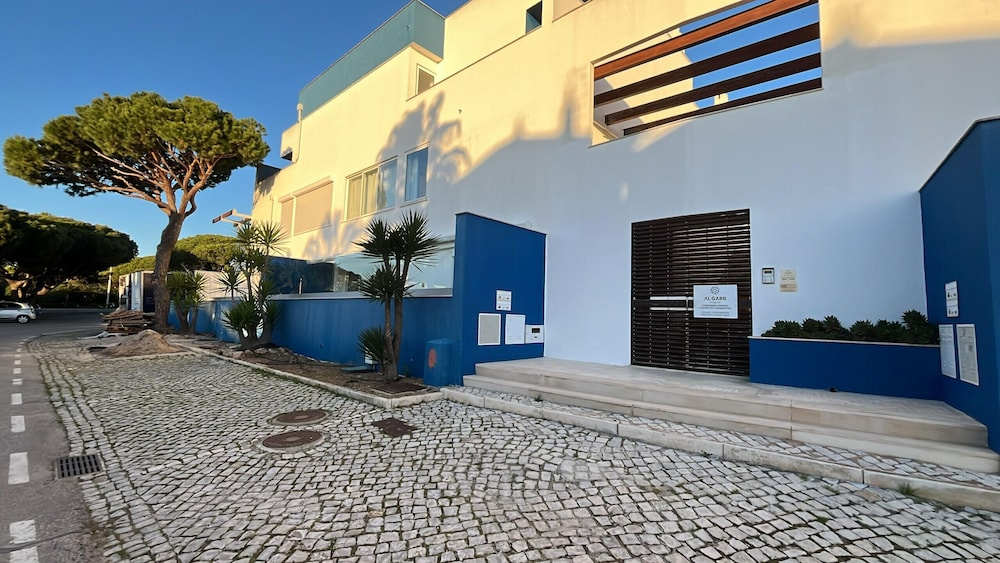 Quarteira Deluxe With Pool by Homing
