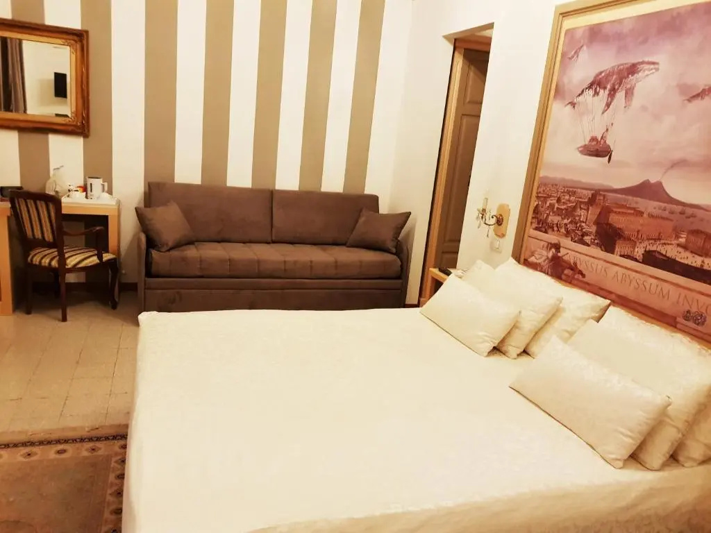 Deluxe Double room with balcony (full double bed)