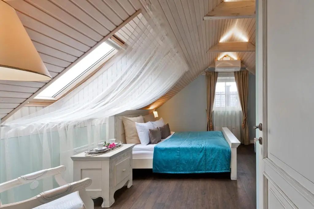 Standard Double room (full double bed)