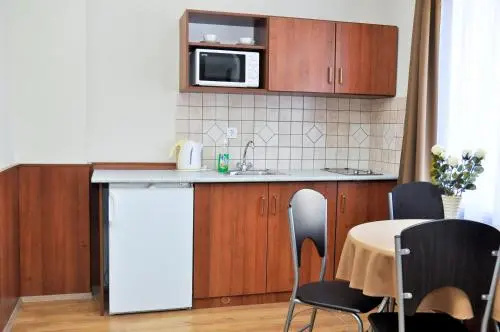 Media Panzió és Apartmanház - Général