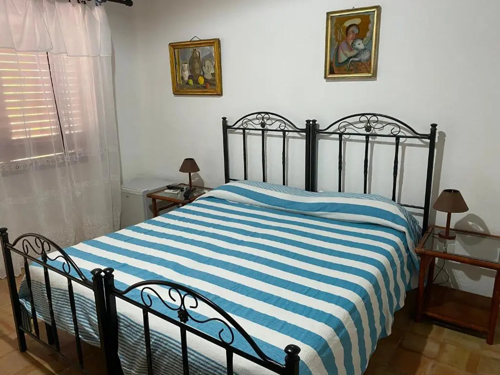 Standard Double room with sea view (full double bed)