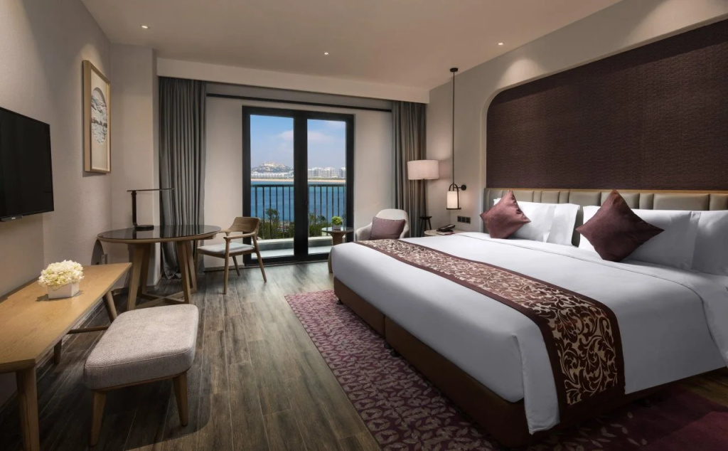 Crowne Plaza Qingdao Oriental Movie Metropolis by IHG — фото