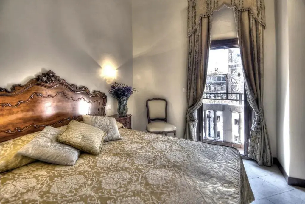 Double room with balcony (full double bed)