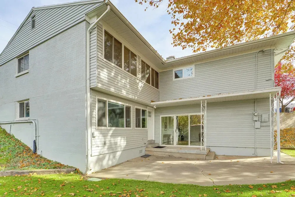 5 Mi to Hogle Zoo: Modern Retreat w/ Spacious Yard