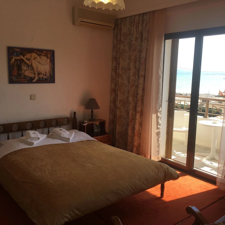 Studio with balcony and with sea view