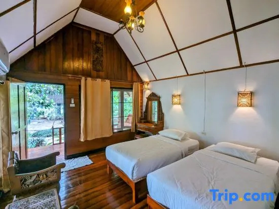 Deluxe Double Bungalow (twin beds)