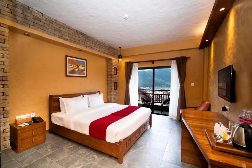 Deluxe Double room (full double bed)