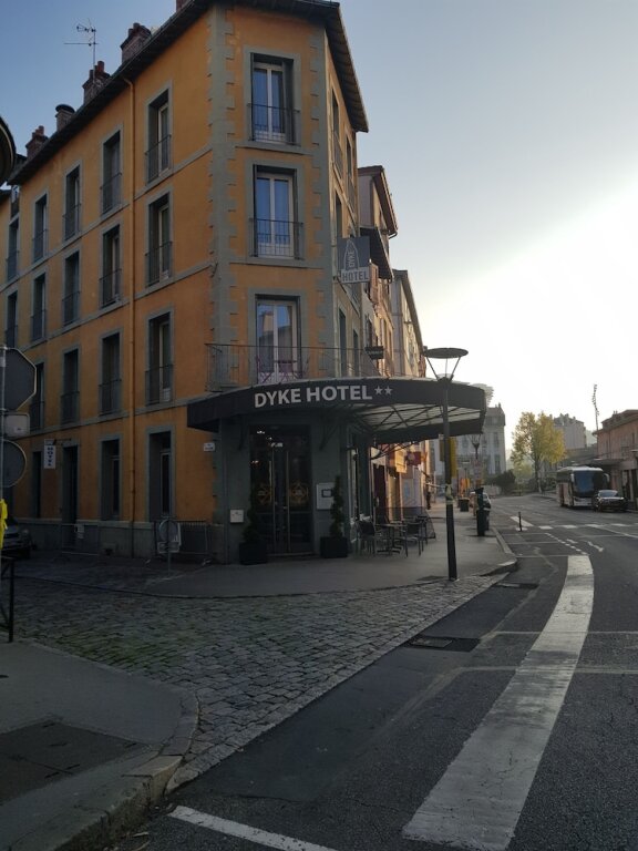 DYKE HOTEL by null