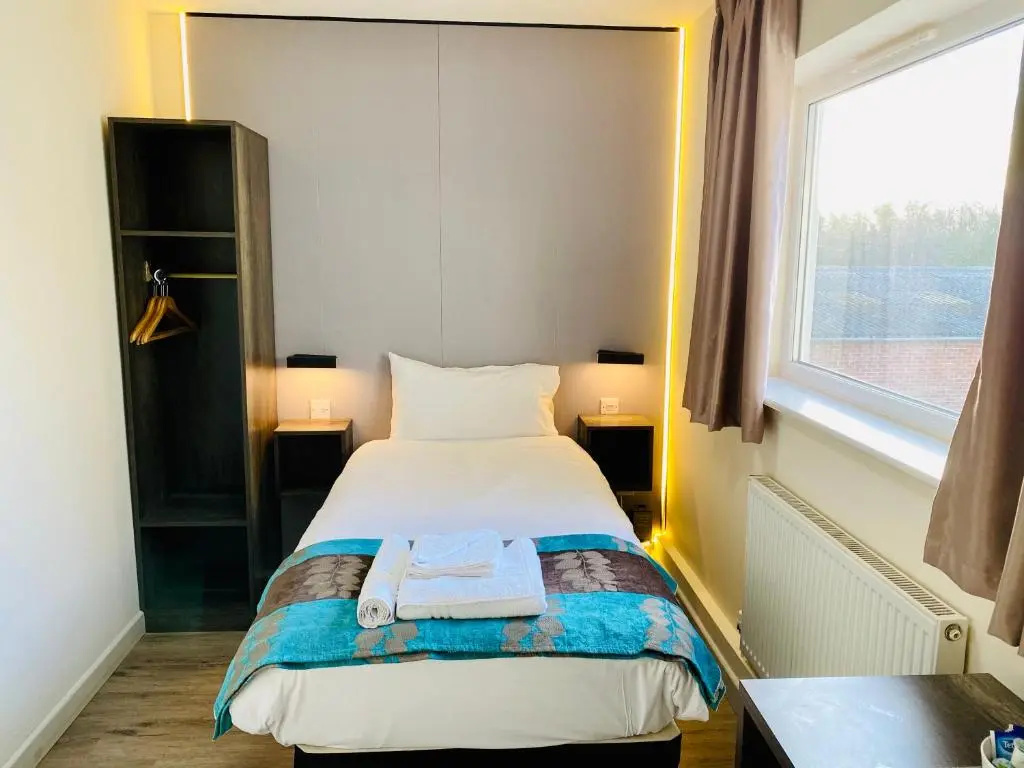 Almond Tree Hotel - Chambres