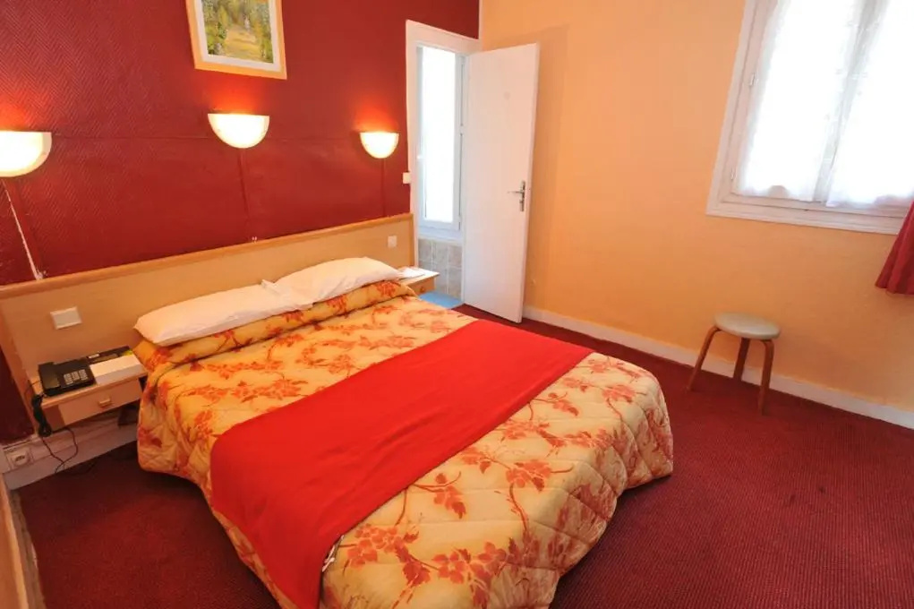 Standard Double room (full double bed)