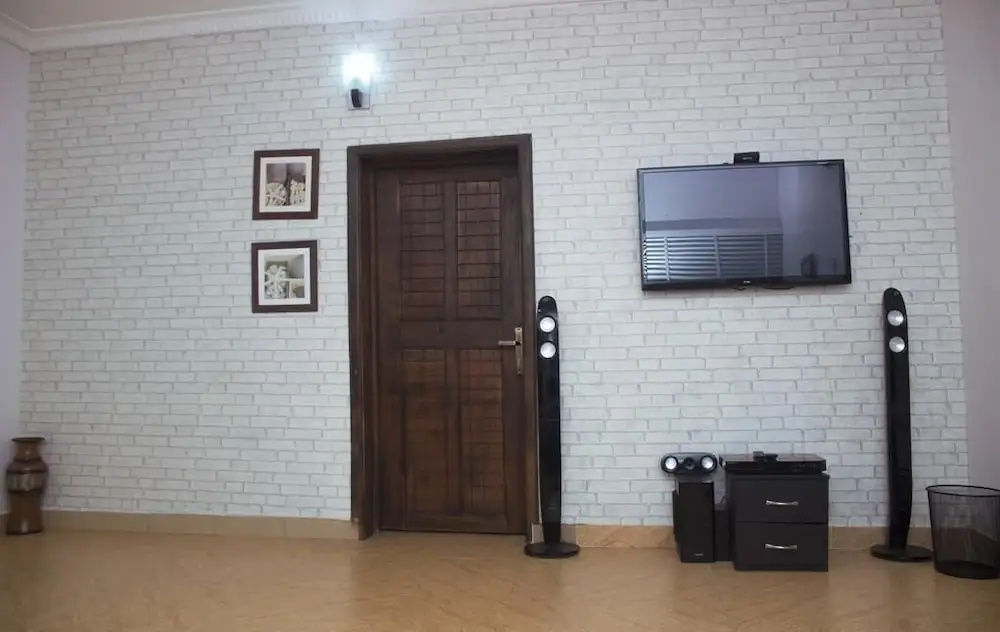 Deluxe Studio