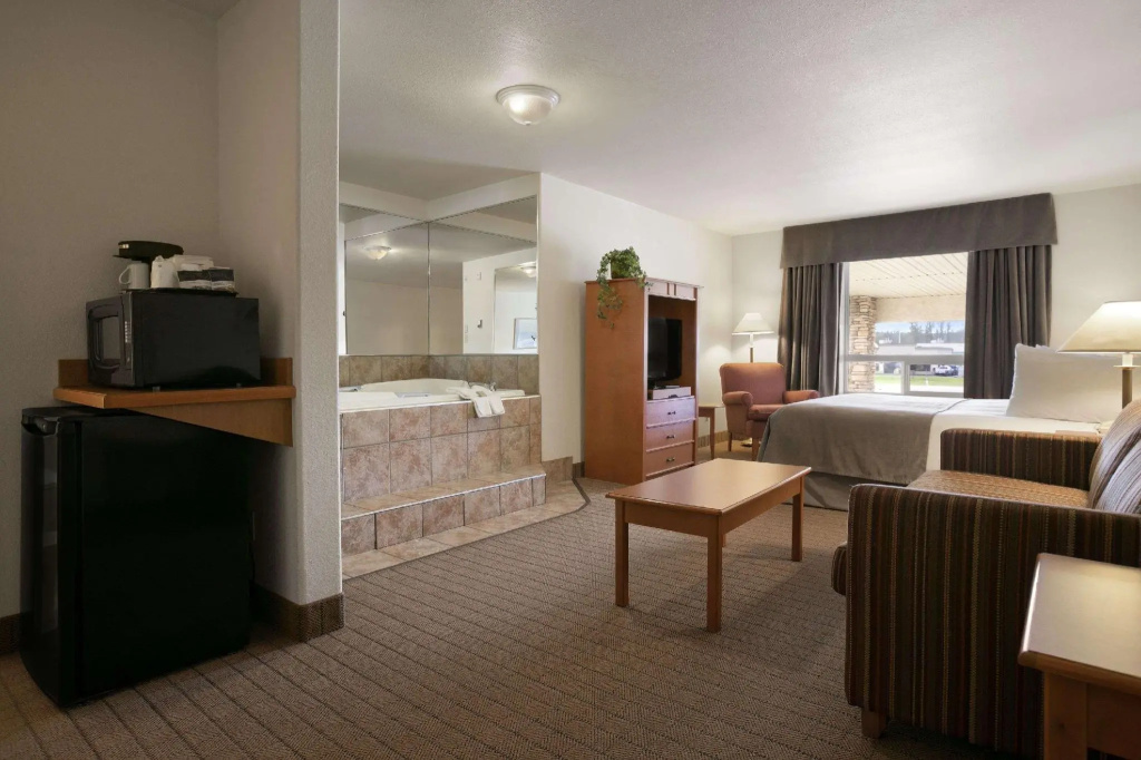 Double Suite (full double bed)