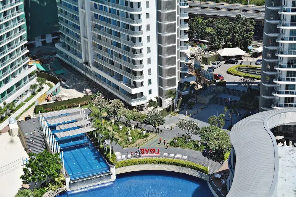 Shir Hub at Azure Urban Residences