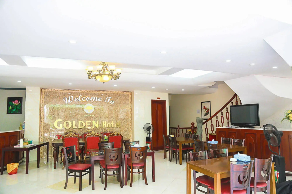 Golden Hotel - Général
