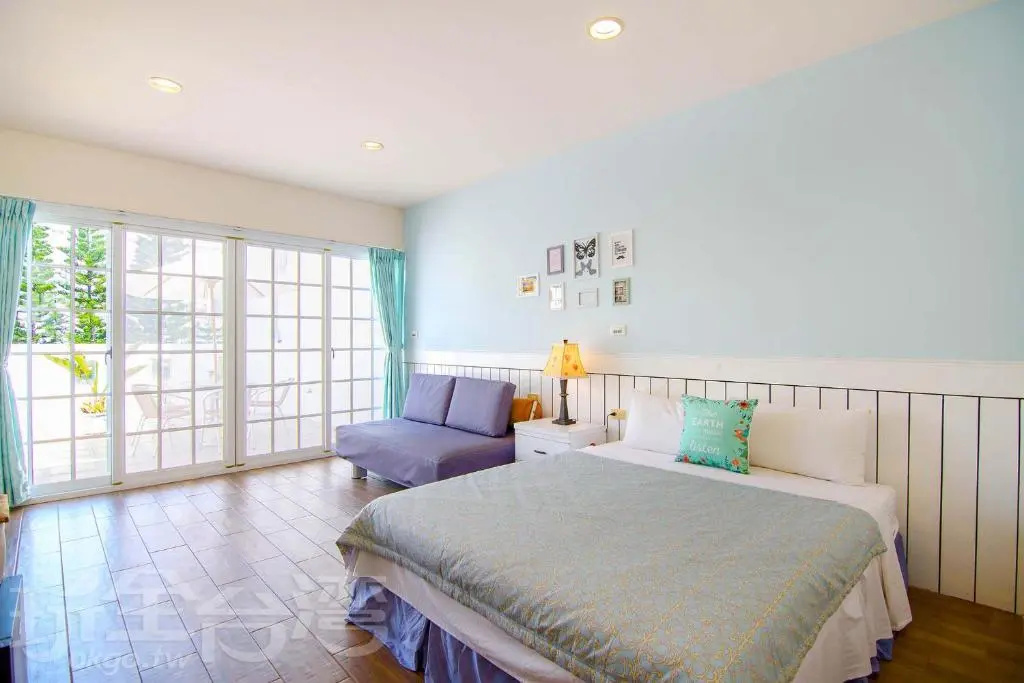 Standard Double room with balcony (full double bed)