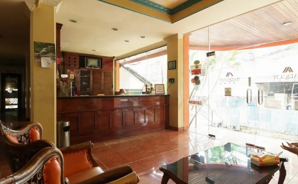 Lobby & Reception