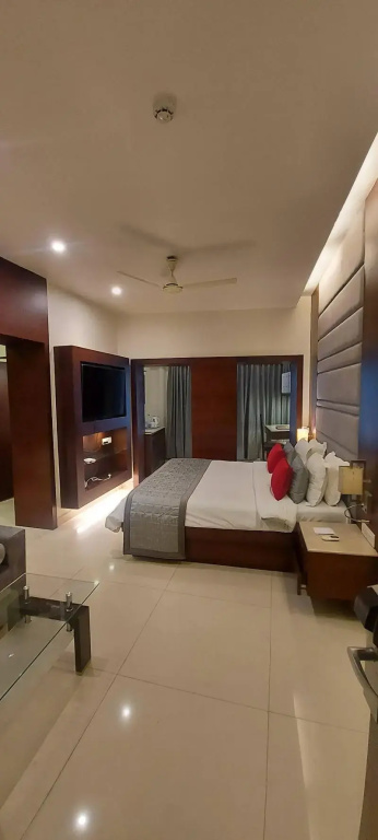 Superior Double room (full double bed)