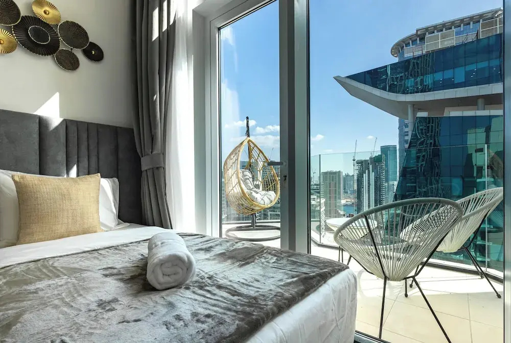 SIMPLY COMFORT Missoni Top Floor with Sea, Canal and Burj Khalifa Views — фото