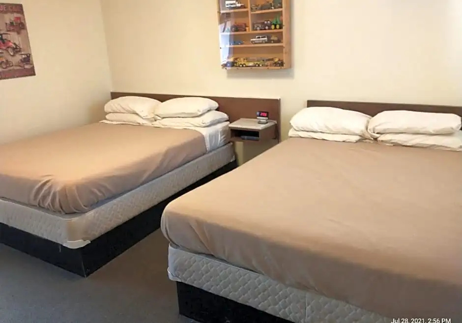 Deluxe Double room (full double bed)