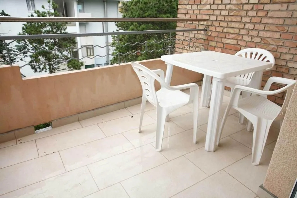 Balcony & Terrace