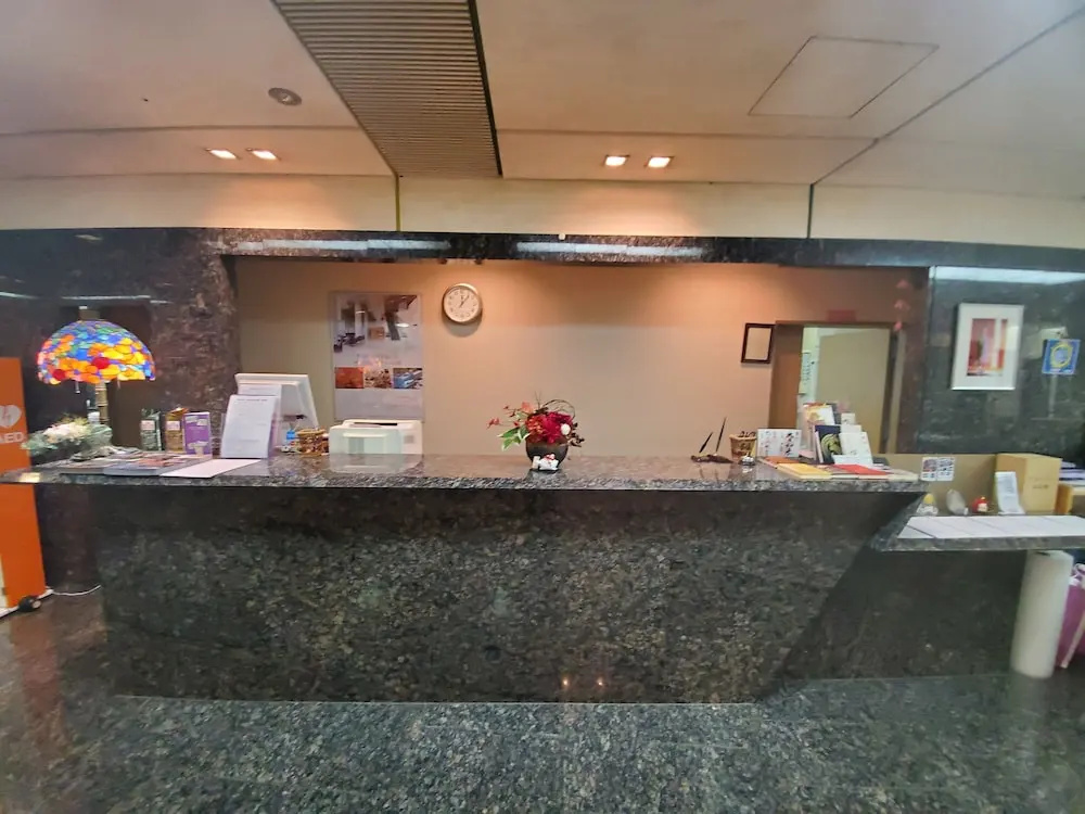 Lobby & Reception