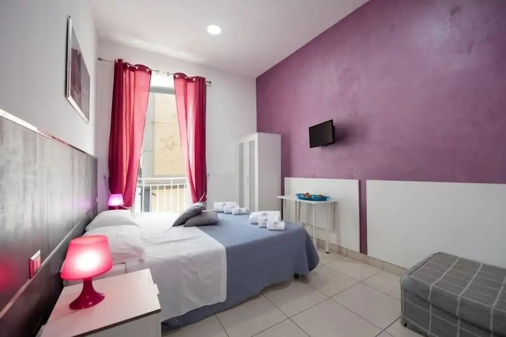 Standard Triple room with city view