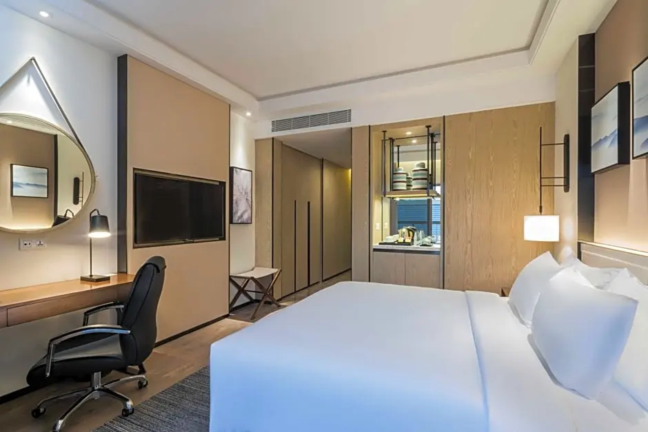 Deluxe Double room (full double bed)
