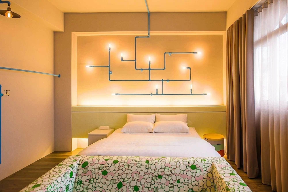 Deluxe Double room with city view (full double bed)
