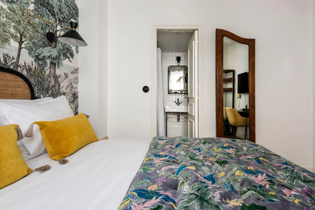 Classic Double room (full double bed)
