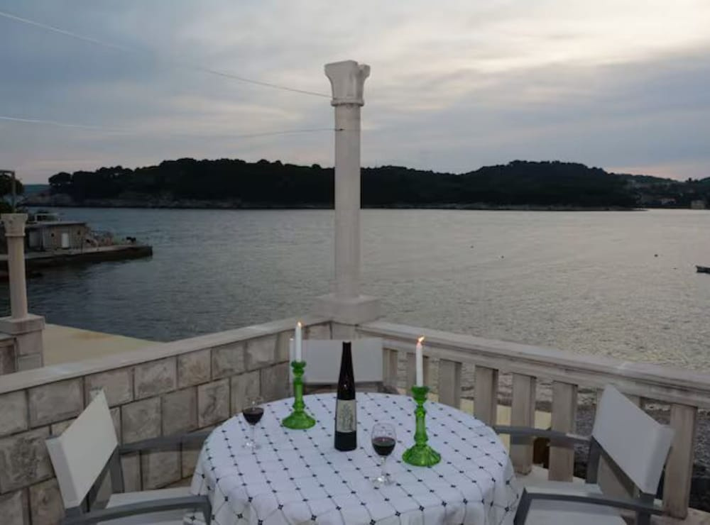 Beach House Legosi