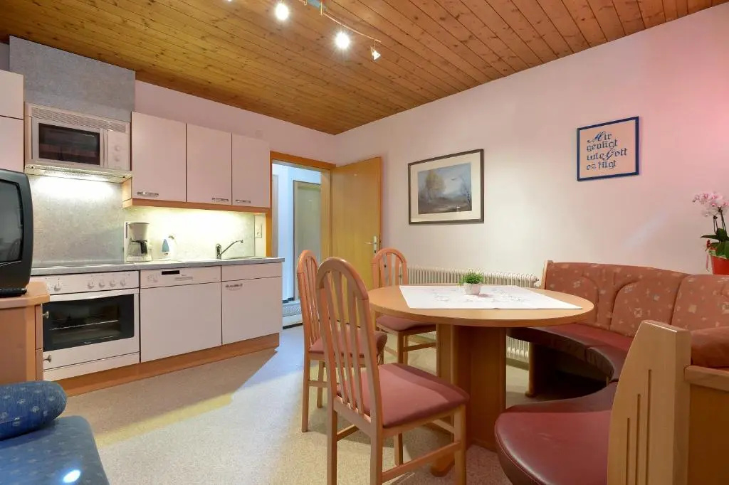 2 Bedrooms Apartment