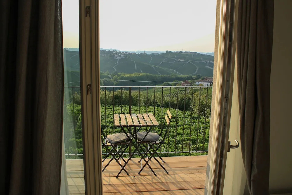 Standard Double room with balcony and with land view (full double bed)