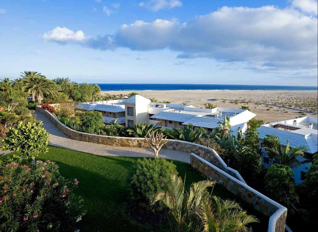 Beach & Waterfront