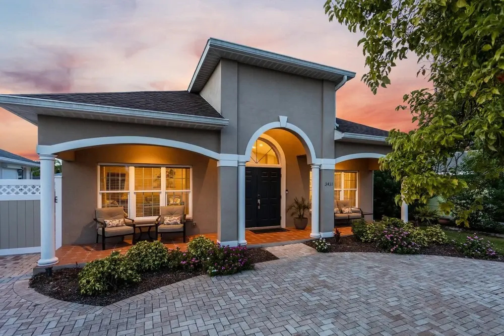 Pinecraft Glory ~ 15 Minutes To Siesta Key