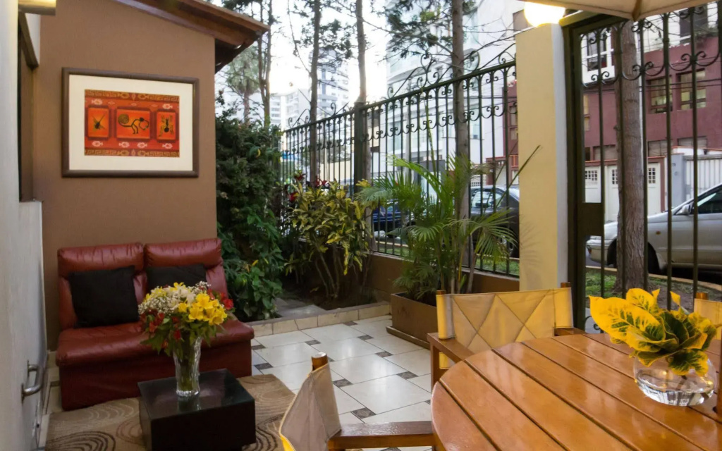 El Faro Inn