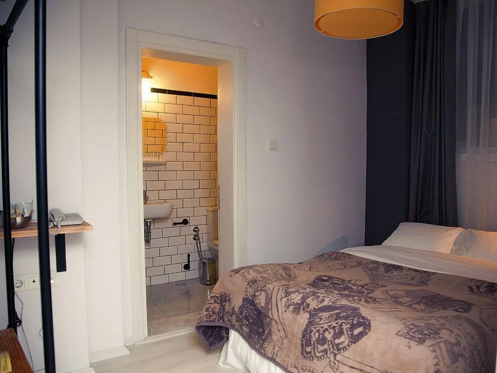 Economy Double room (full double bed)