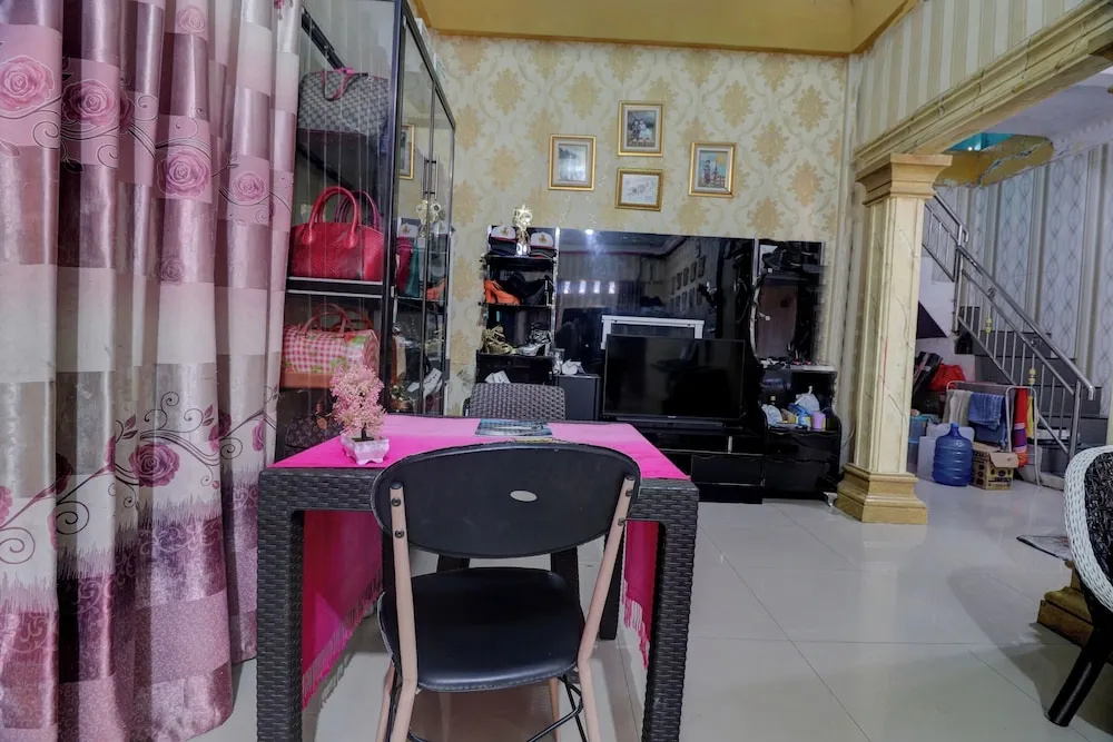 Lobby & Reception