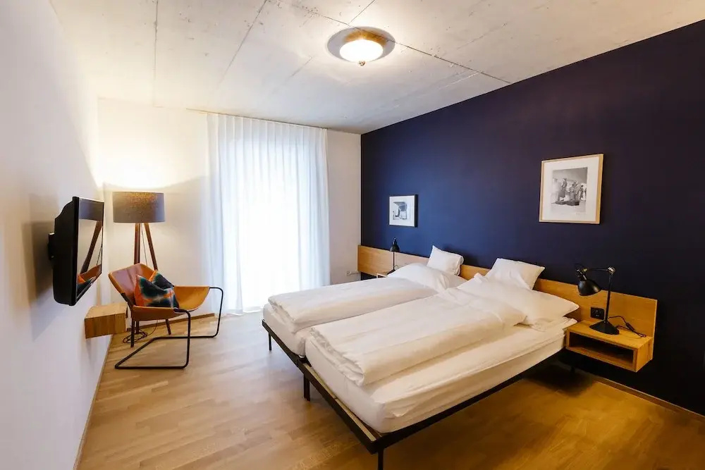 Economy room