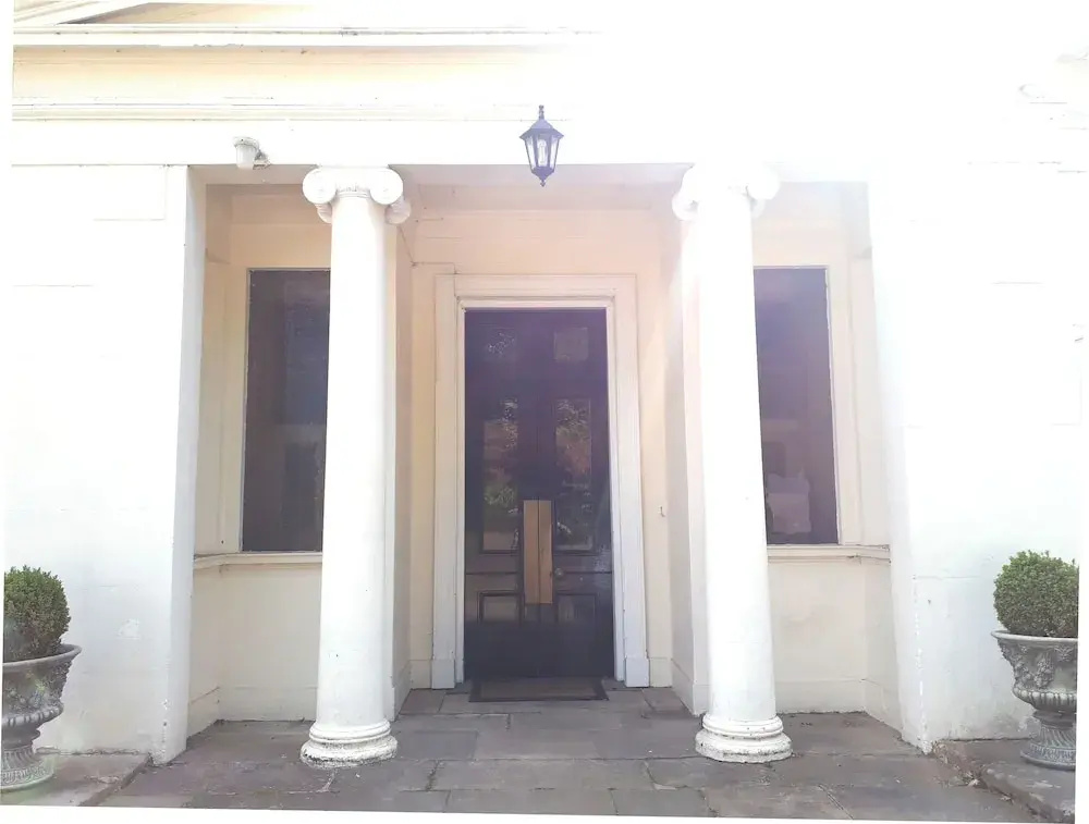 East Wing Apartment