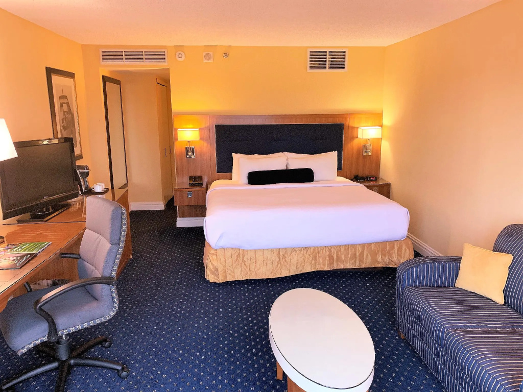 The Landing at Hampton Marina, Tapestry Collection by Hilton - Chambres
