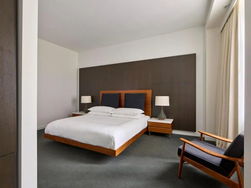 Double Junior Suite (full double bed)