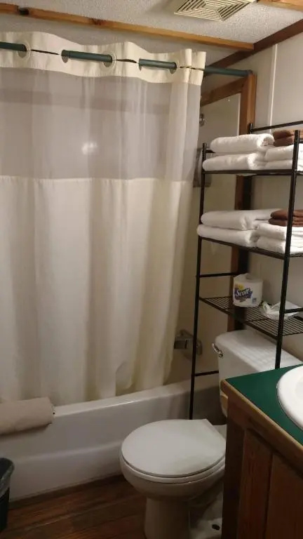 2 Bedrooms Cottage