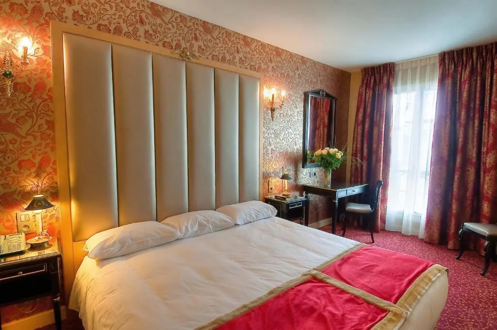 Classic Double room (full double bed)