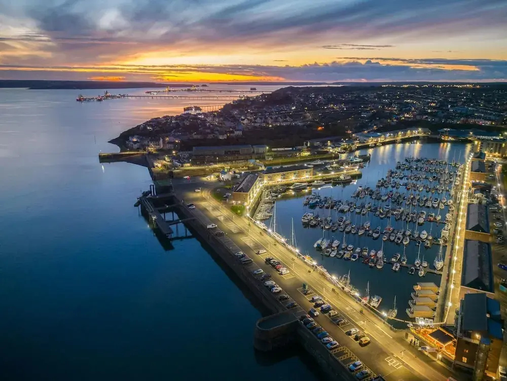 Skyfall - 2 Bedroom Apartment - Milford Haven