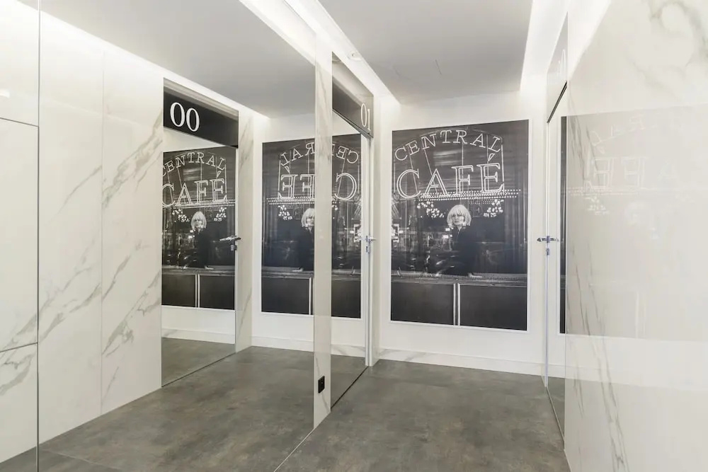 Lobby & Reception